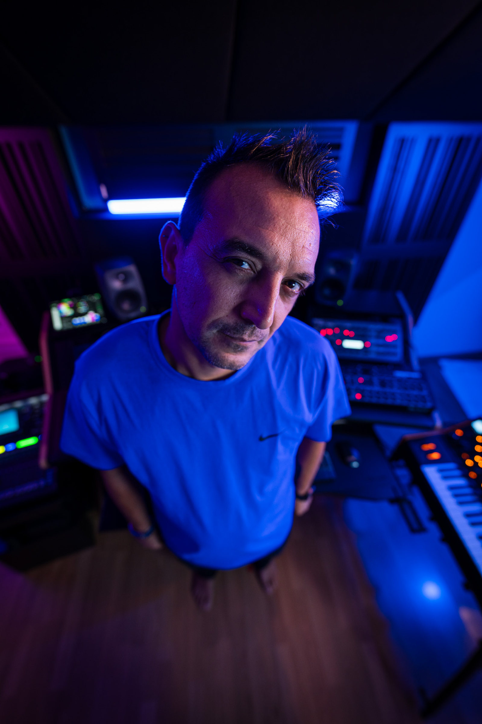 Portrait of E-Klozion in his production studio